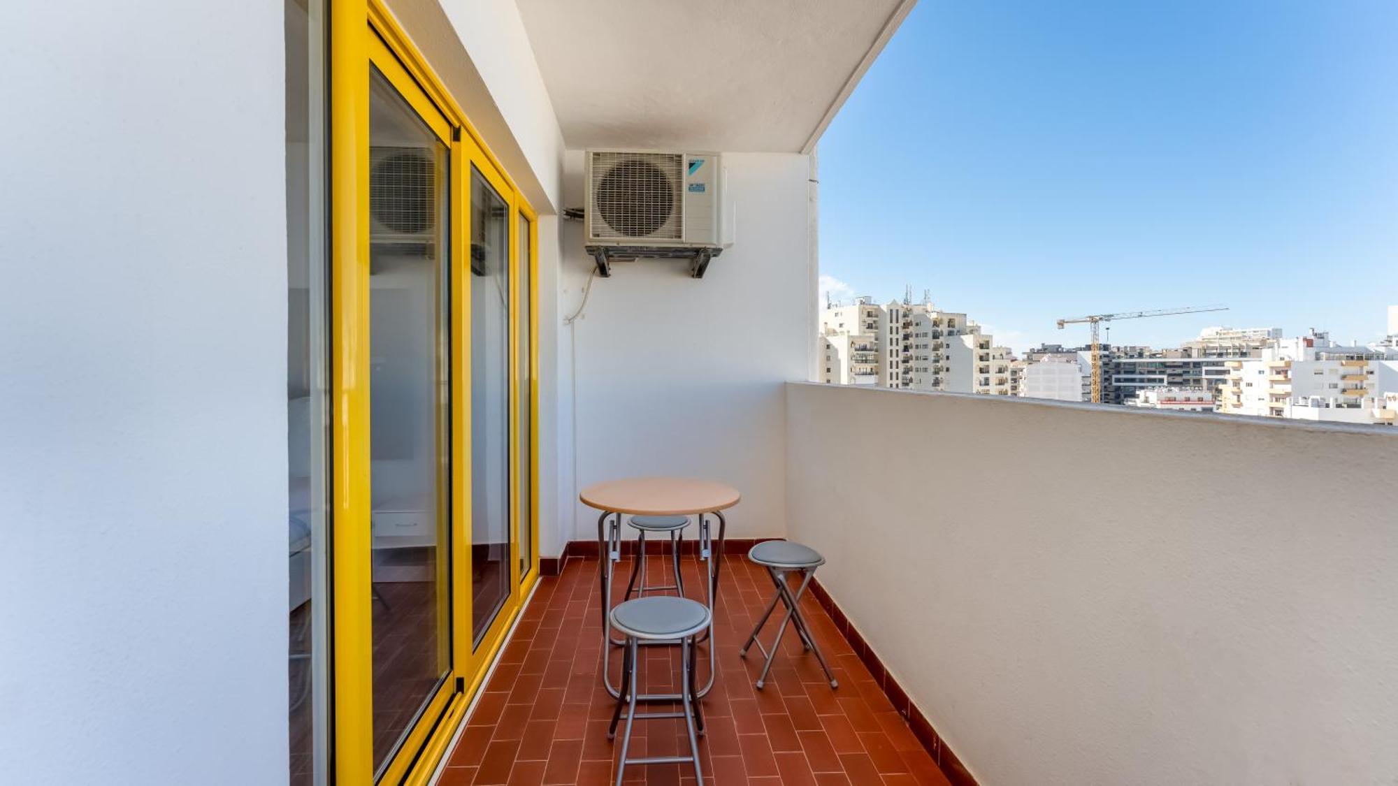 Red Velvet 1 Bdr Flat With Balcony By Lovelystay Portimão Exterior foto