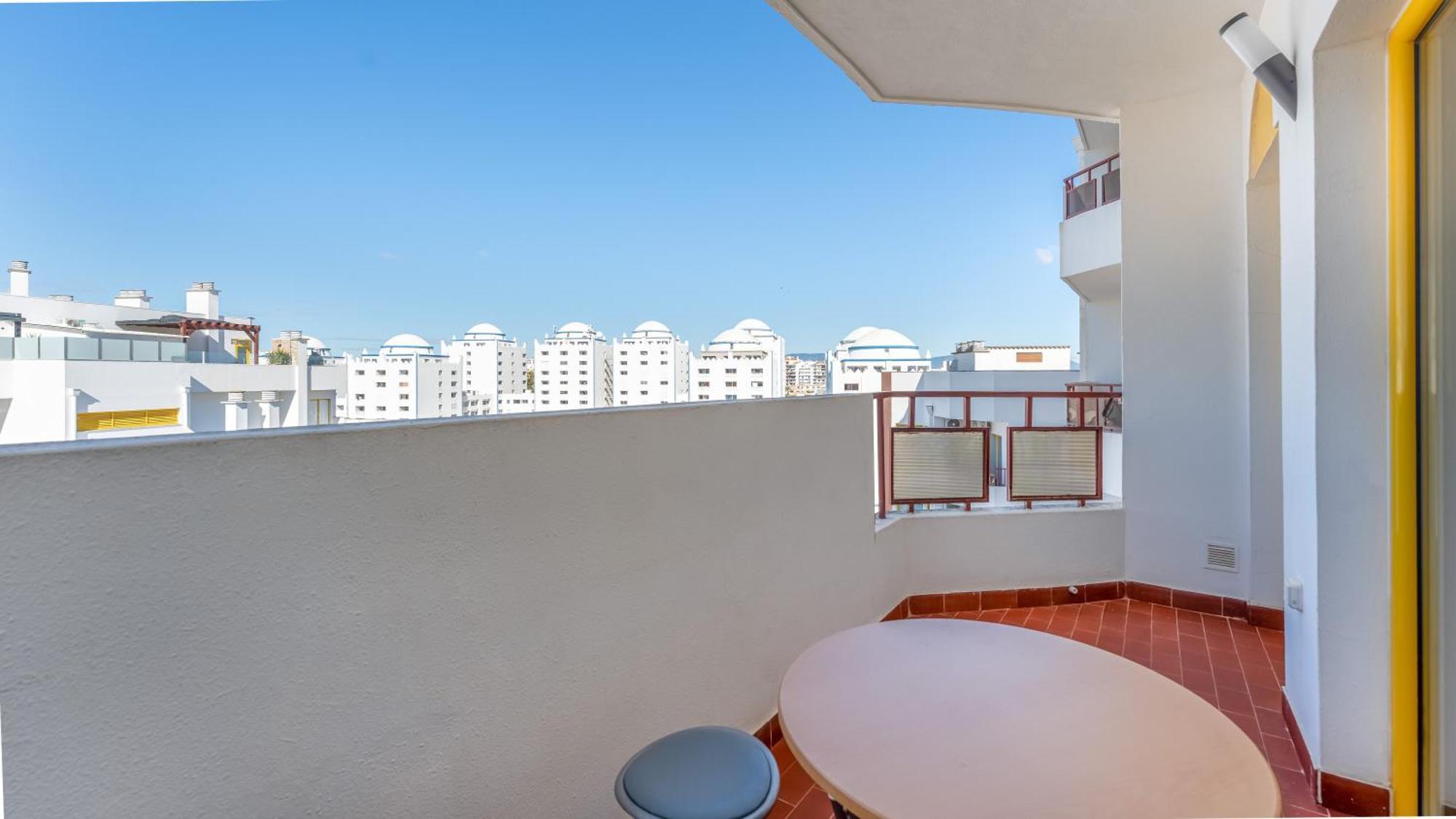 Red Velvet 1 Bdr Flat With Balcony By Lovelystay Portimão Exterior foto